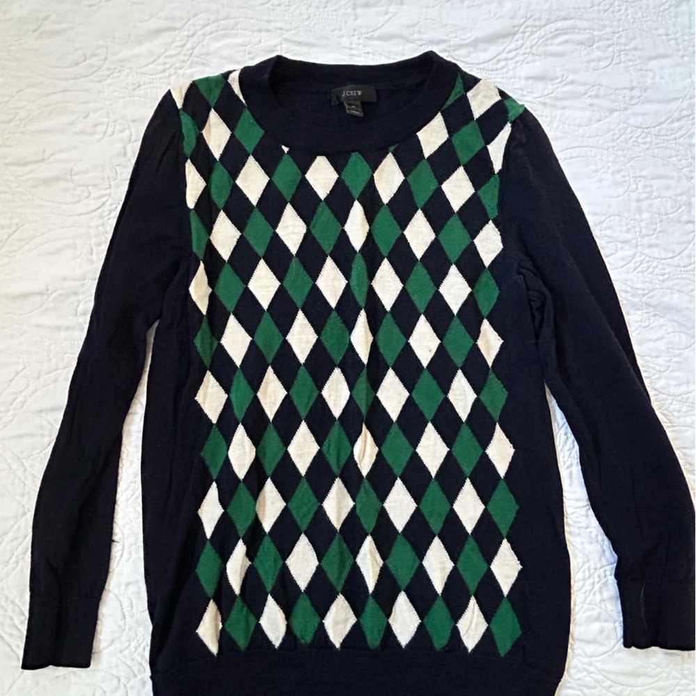 JCrew argyle sweater. Size M. Small snag on sleeve.